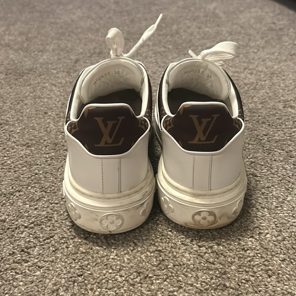 Louis Vuitton Sneakers - Picture 4 of 6
